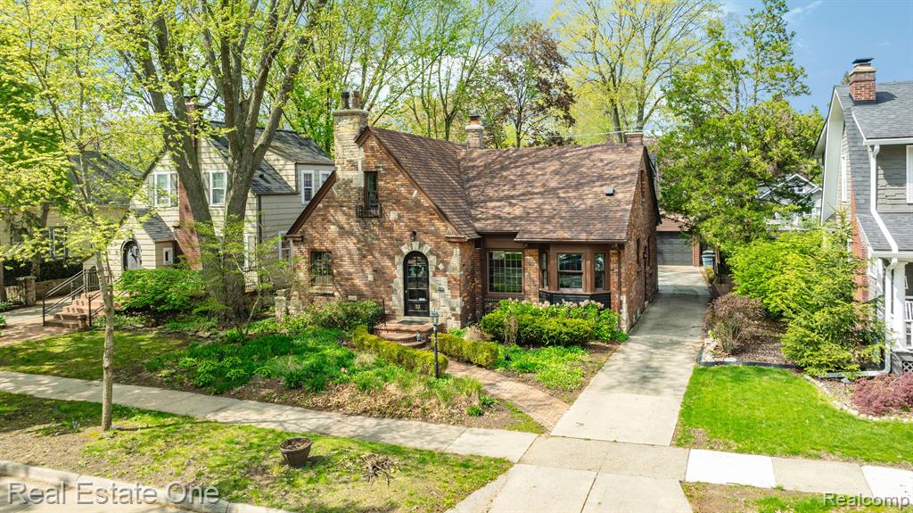 33 Sylvan Avenue Pleasant Ridge, MI 48069 - Photo 2 of 69 Gallery Image 2