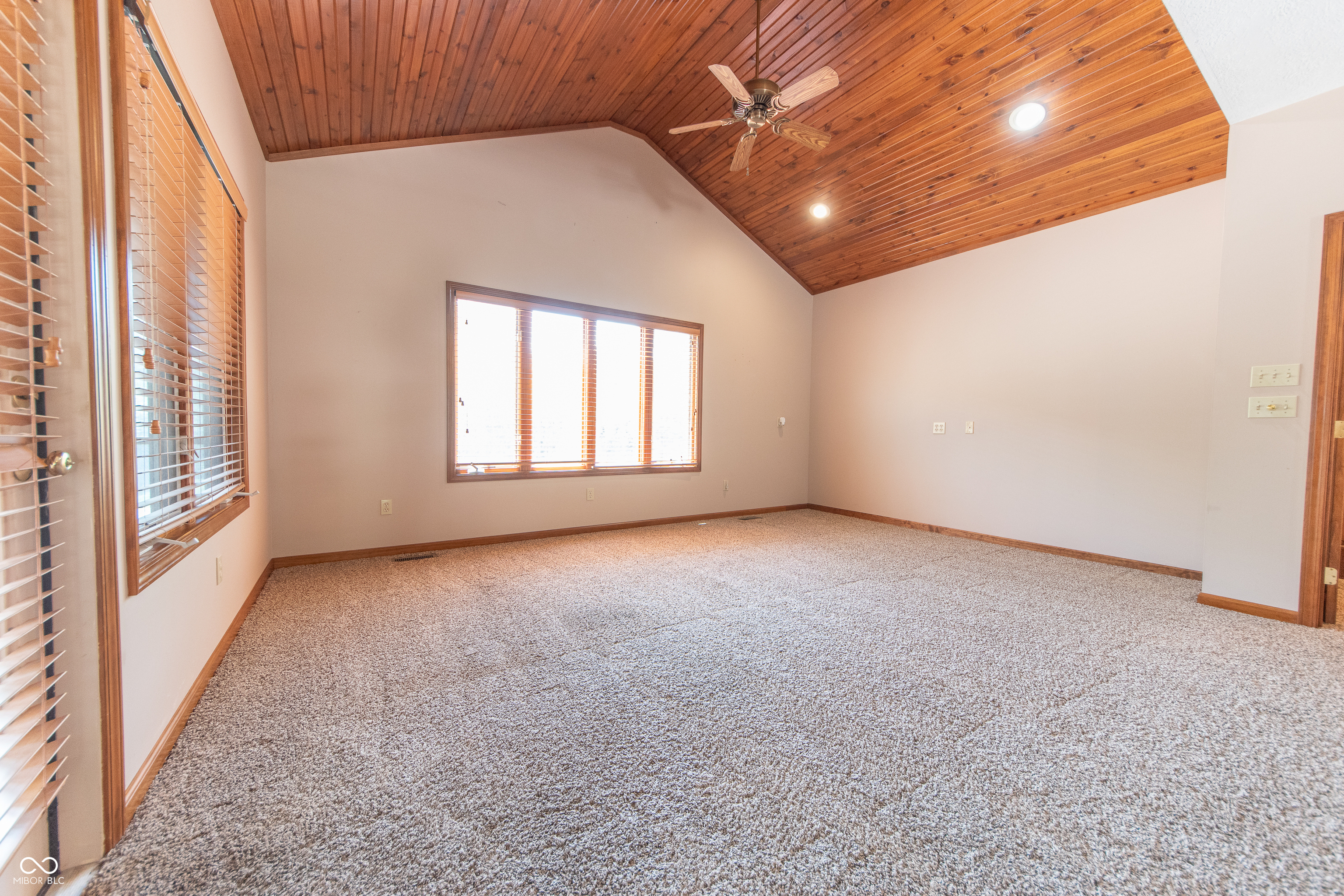 3735 West 2 Mile House Road Columbus, IN 47201 - Photo 14 of 50