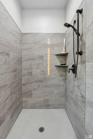 2925 Juniper Road Enterprise, UT 84725 - Photo 23 of 56 Full bath featuring tiled shower