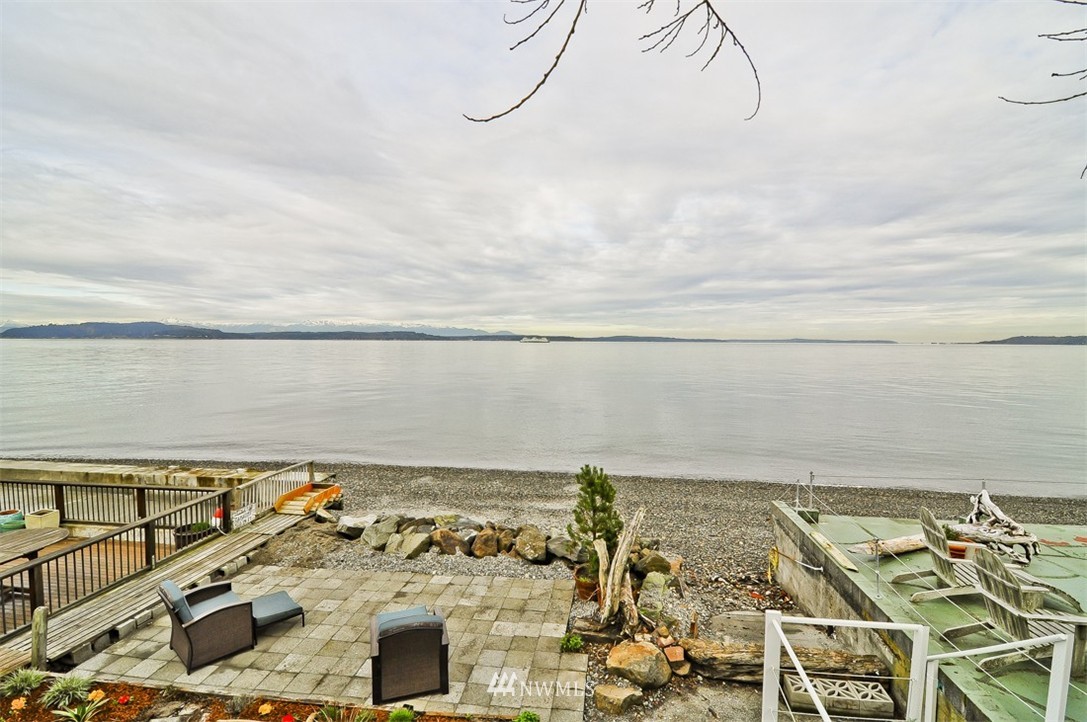 3217 Point Place Southwest Seattle, WA 98116 - Photo 3 of 25 a view of a terrace