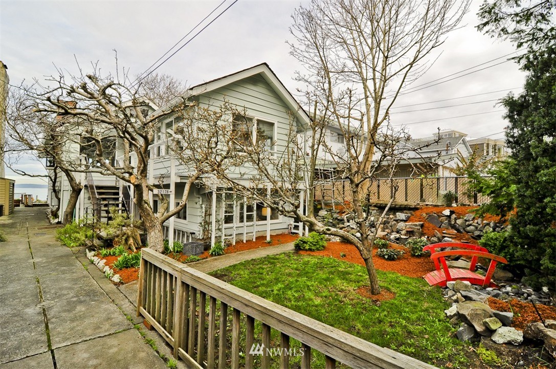 3217 Point Place Southwest Seattle, WA 98116 - Photo 23 of 25