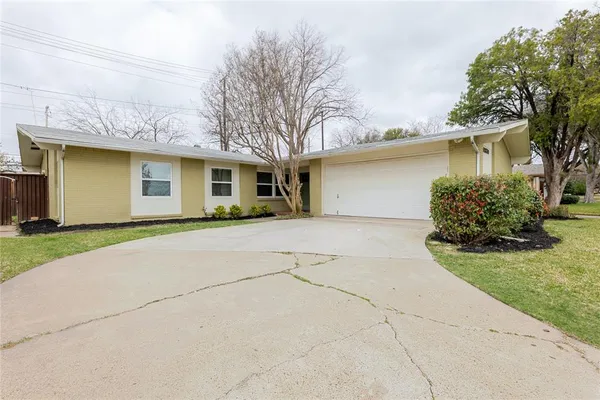 $2,900 | 11839 High Meadow Drive, Dallas, TX 75234