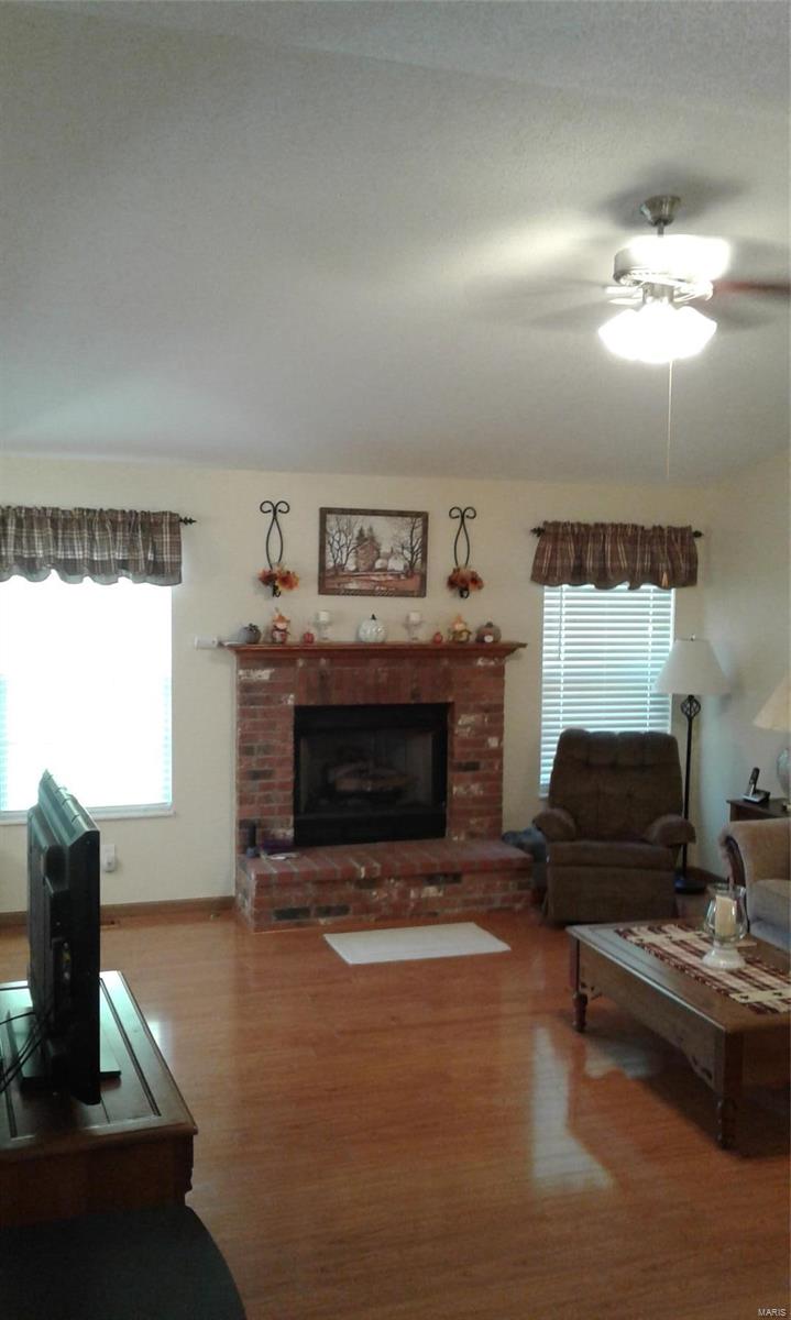 413 Copper Bend Road Maryville, IL 62062 - Photo 3 of 27 Gallery Image 3