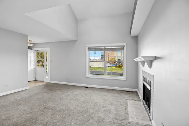 $2,600 | 16410 Brementowne Road, Tinley Park, IL 60477