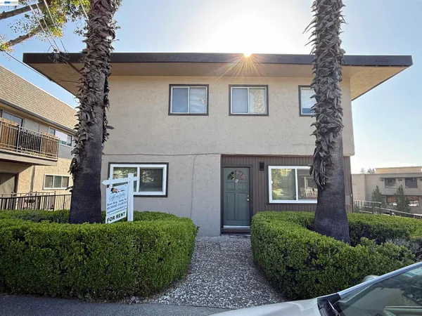 $2,095 | 1330 Mt Pisgah Road, Unit D, Walnut Creek, CA 94596