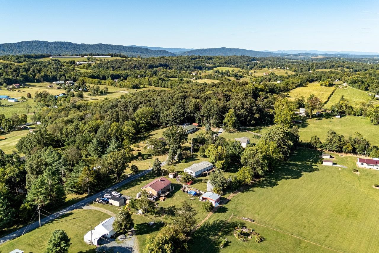 9072 Shultztown Road Linville, VA 22834 - Photo 41 of 51 view of city and mountain