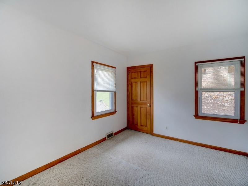 32 Cliffside Trail Denville, NJ 07834 - Photo 16 of 24 an empty room with windows