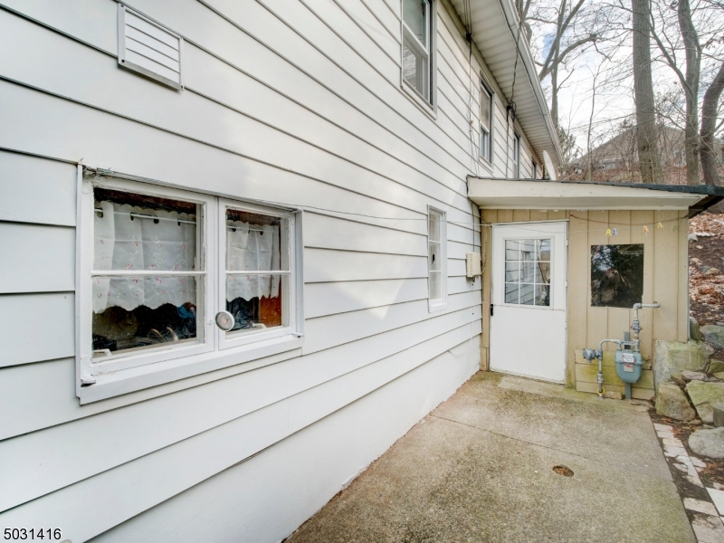 32 Cliffside Trail Denville, NJ 07834 - Photo 24 of 24 a view of a house with a small space
