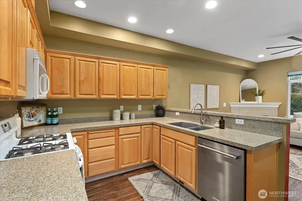 $525,000 | 5300 Glenwood Avenue, Unit U2, Everett, WA 98203