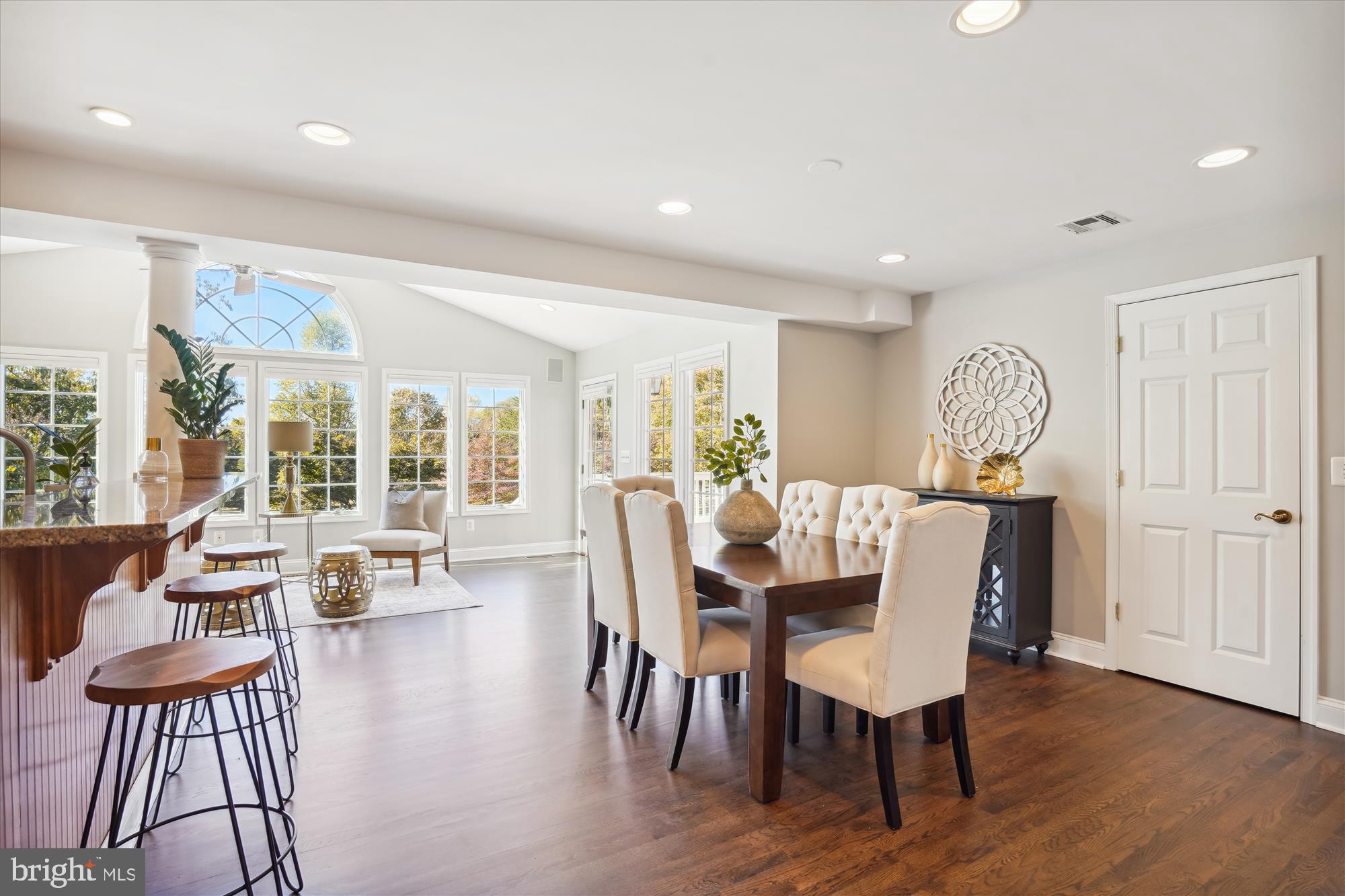 646 Seneca Road Great Falls, VA 22066 - Photo 11 of 52 Eat in area for gathering family and friends.