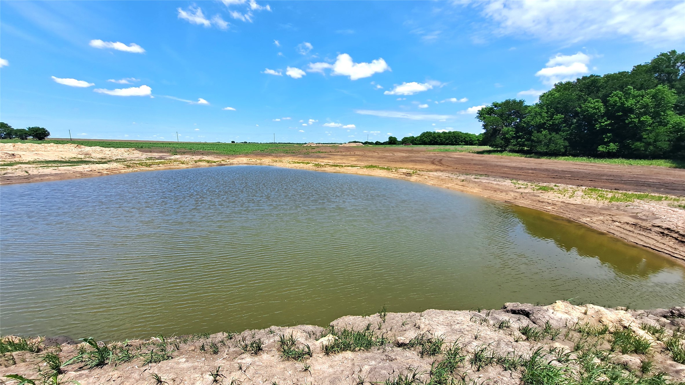 3135 Cr 432 Road Thorndale, TX 76577 - Photo 4 of 9 a view of an ocean and beach