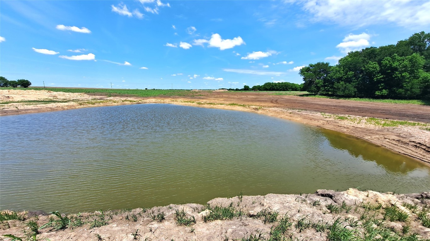 3135 Cr 432 Road Thorndale, TX 76577 - Photo 4 of 9