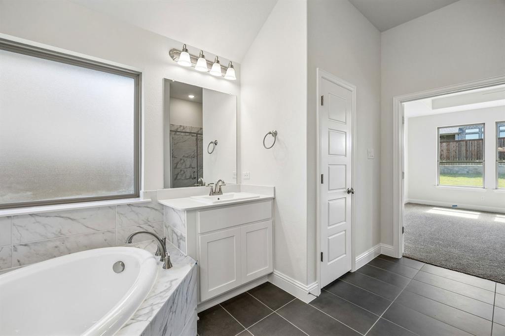 4121 Winnow Lane Joshua, TX 76058 - Photo 19 of 39 27-4121Winnow_023