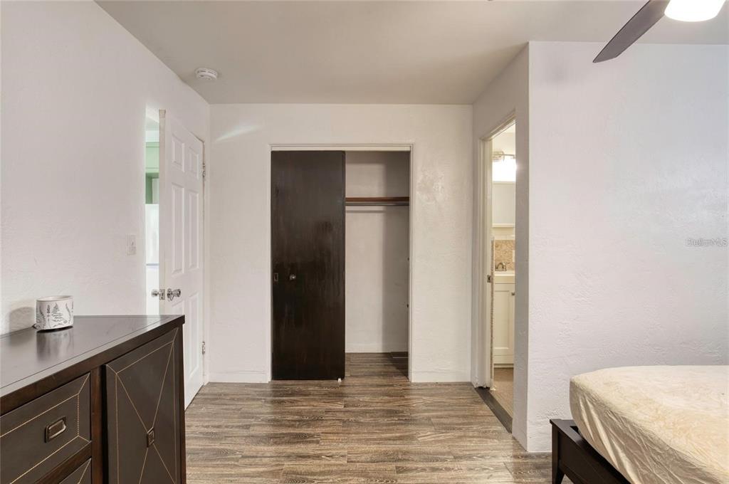 815 8th Street Daytona Beach, FL 32117 - Photo 20 of 50 a view of kitchen with wooden floor