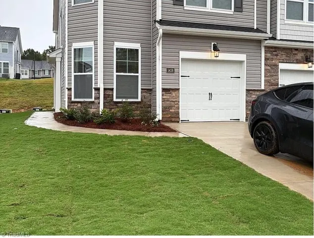$2,080 | 1428 Amberview Lane, Kernersville, NC 27284