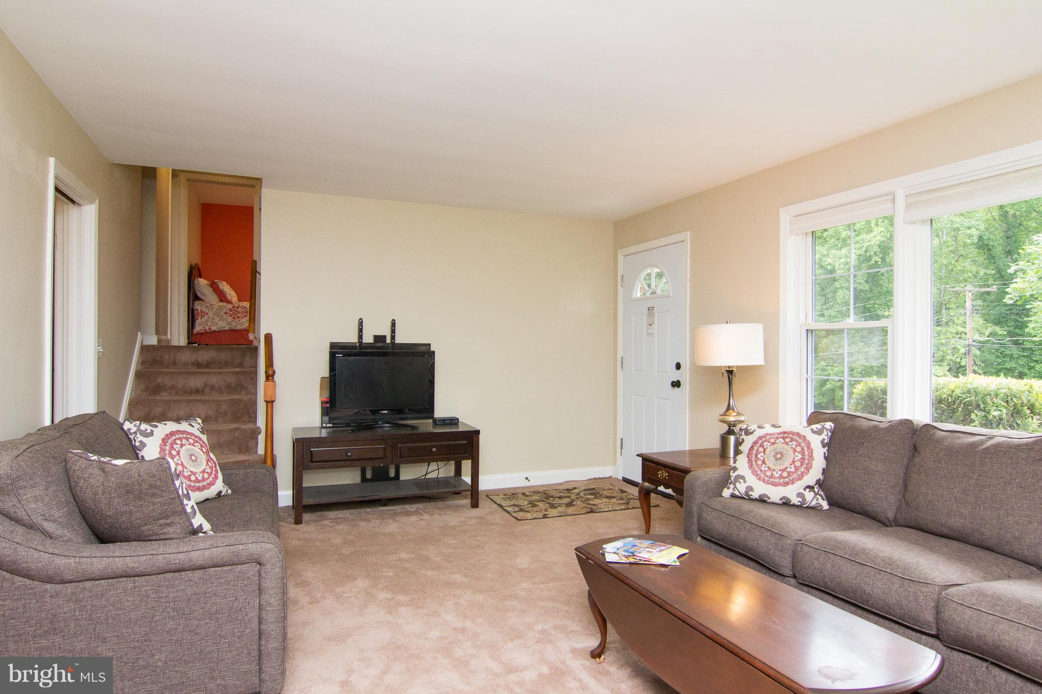 10904 Steffeny Road Randallstown, MD 21133 - Photo 3 of 28 Living Room