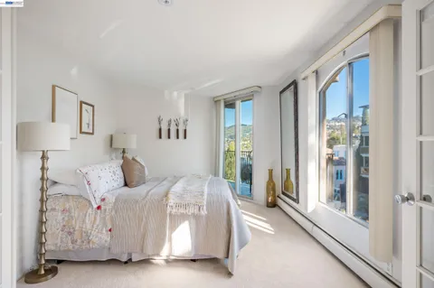 $799,000 | 5405 Carlton Street, Unit 303, Oakland, CA 94618