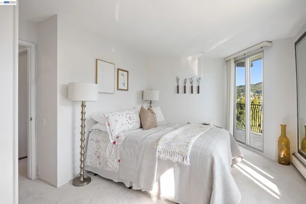$788,000 | 5405 Carlton Street, Unit 303, Oakland, CA 94618