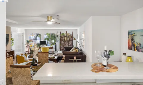 $799,000 | 5405 Carlton Street, Unit 303, Oakland, CA 94618