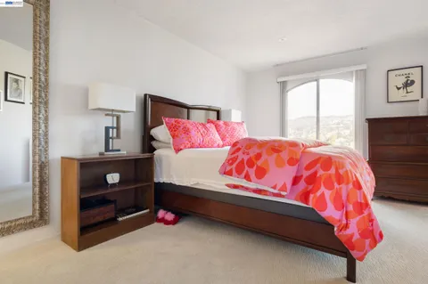 $799,000 | 5405 Carlton Street, Unit 303, Oakland, CA 94618