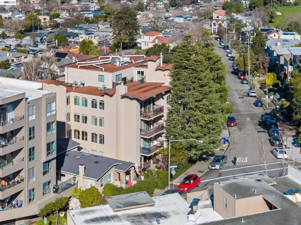 $788,000 | 5405 Carlton Street, Unit 303, Oakland, CA 94618