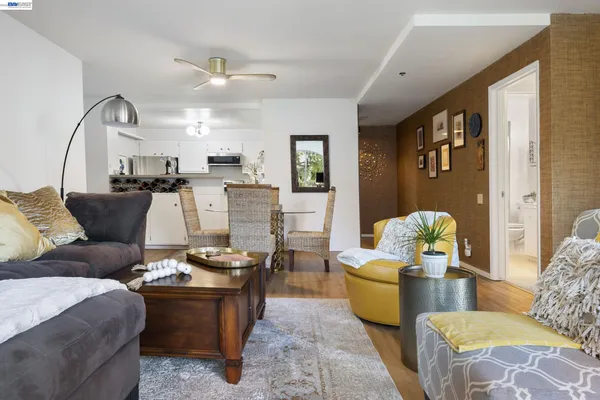 $788,000 | 5405 Carlton Street, Unit 303, Oakland, CA 94618