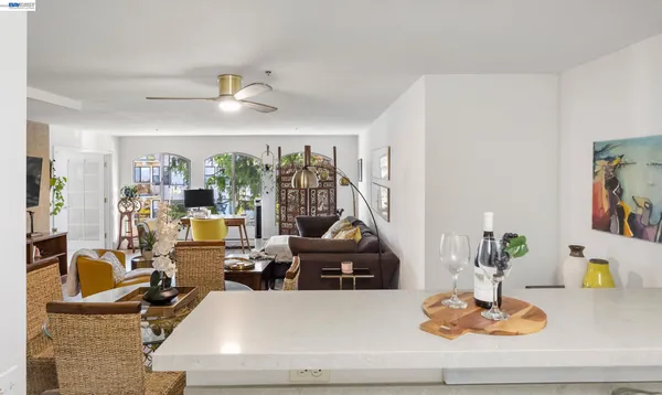 $788,000 | 5405 Carlton Street, Unit 303, Oakland, CA 94618