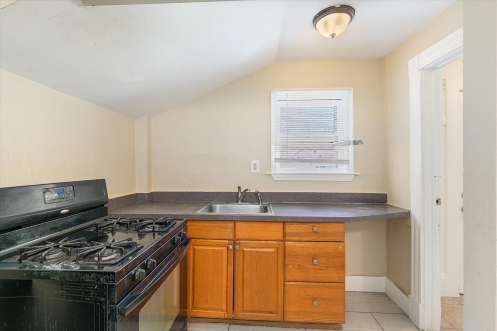 293 Albion Street Wakefield, MA 01880 - Photo 25 of 42