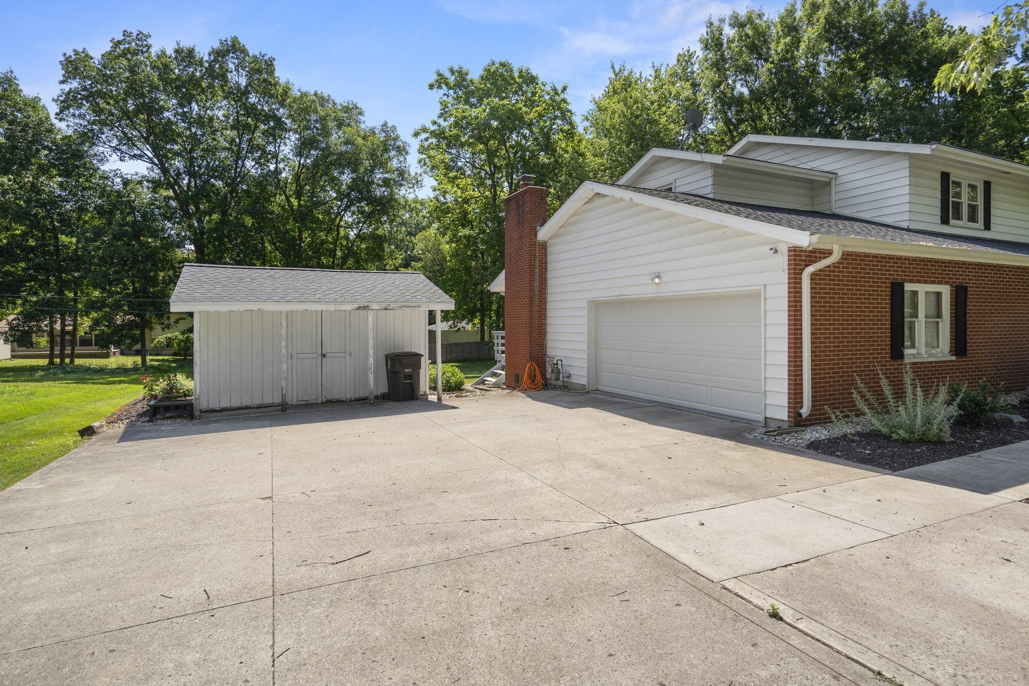6127 East Hills Road Fort Wayne, IN 46804 - Photo 3 of 34 Gallery Image 3