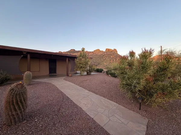 $2,500 | 2166 East Saddle Butte Street, Apache Junction, AZ 85119