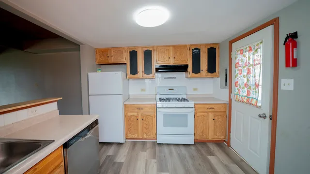 $180,000 | 363 Meadow Green Lane, Unit 363, Round Lake Beach, IL 60073