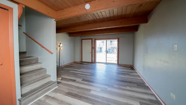 $180,000 | 363 Meadow Green Lane, Unit 363, Round Lake Beach, IL 60073