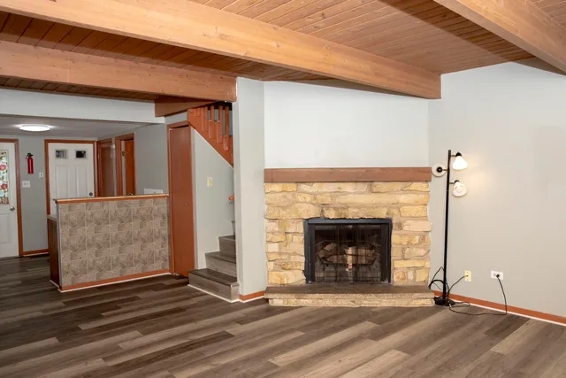 $180,000 | 363 Meadow Green Lane, Unit 363, Round Lake Beach, IL 60073