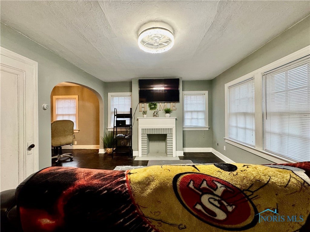 1934 Farnham Road Toledo, OH 43607 - Photo 4 of 26 Gallery Image 4