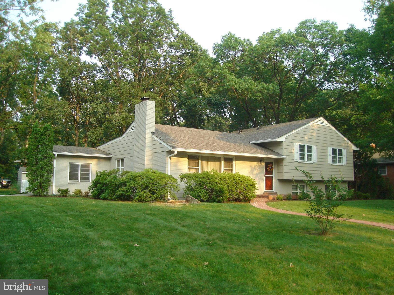 6011 Sumner Road Alexandria, VA 22310 - Photo 1 of 17 Exterior (Front)