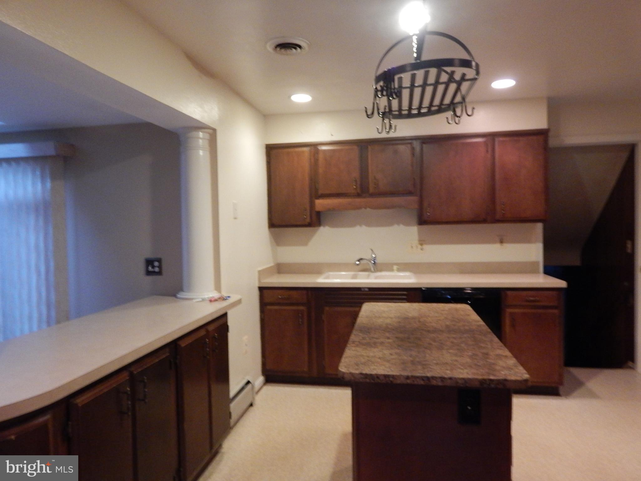 6011 Sumner Road Alexandria, VA 22310 - Photo 4 of 17 Kitchen