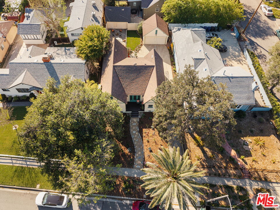 1667 Allen Avenue Pasadena, CA 91104 - Photo 43 of 50 an aerial view of multiple houses with yard
