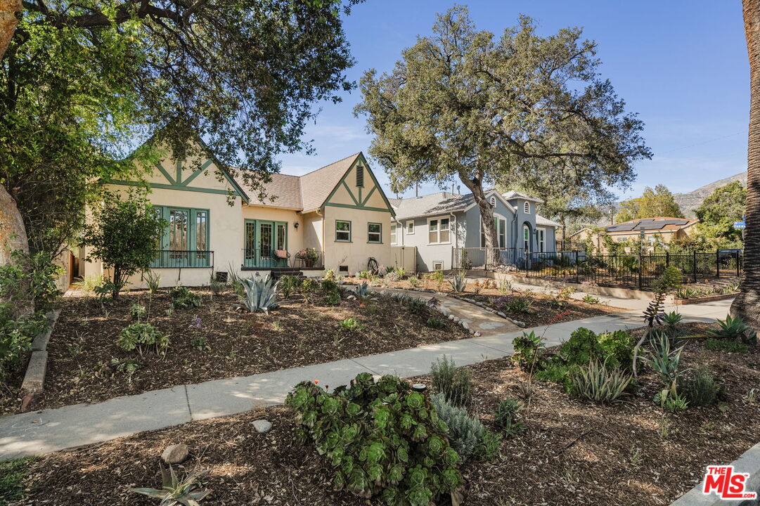 1667 Allen Avenue Pasadena, CA 91104 - Photo 50 of 50 a view of a yard in front of a house