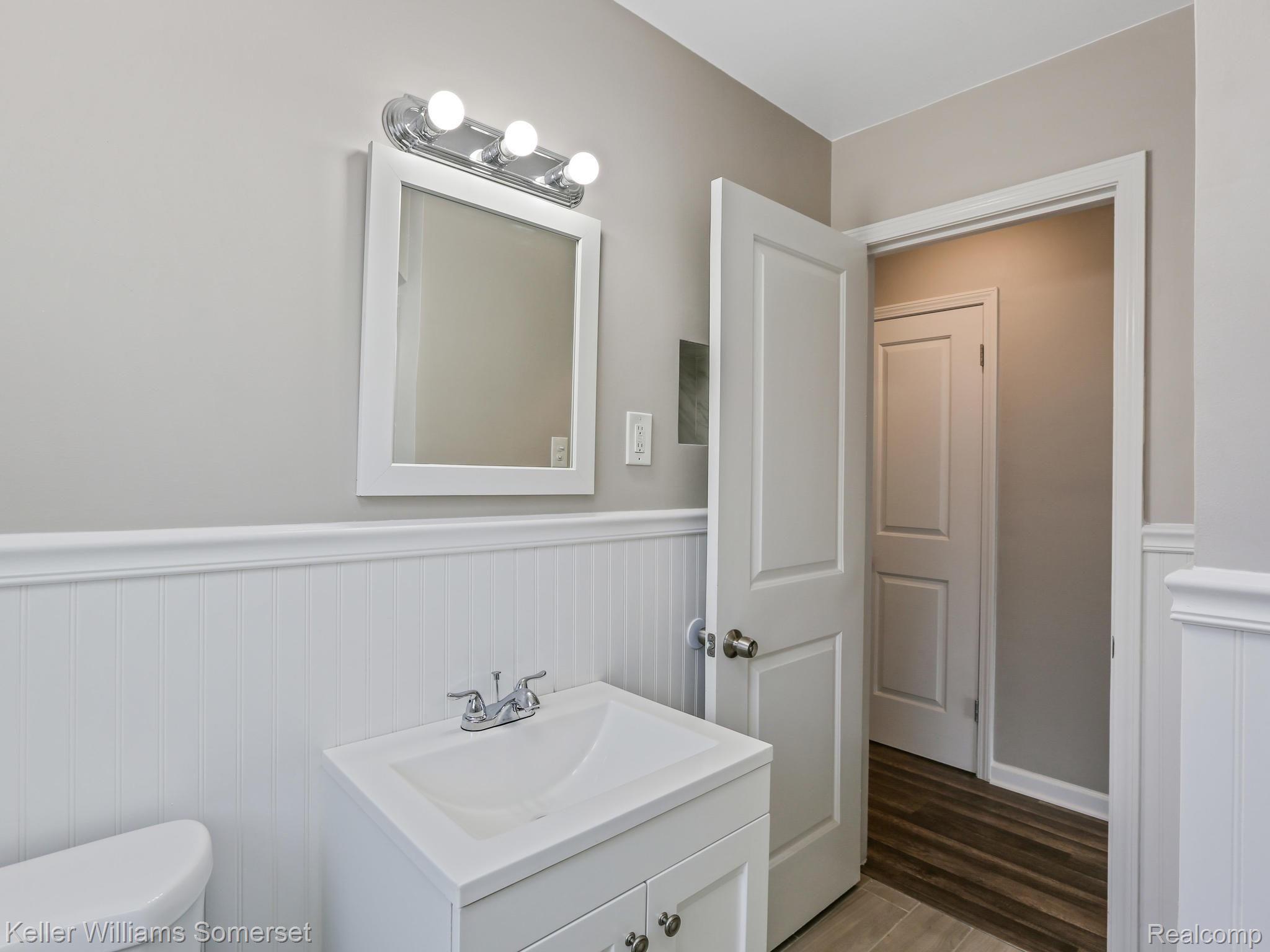 12804 Rosedale Street Southgate, MI 48195 - Photo 18 of 27 BATH
