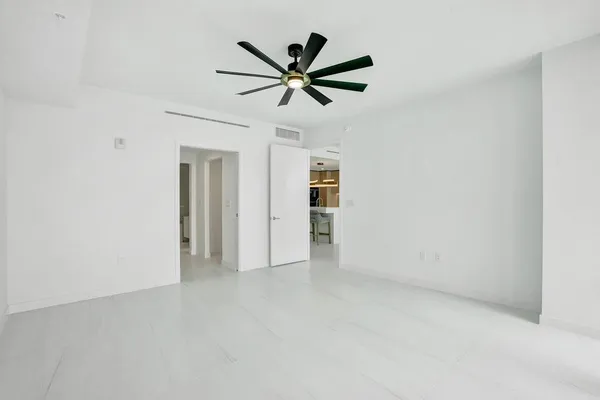 $15,000 | 900 North Ocean Boulevard, Unit 1405, Pompano Beach, FL 33062