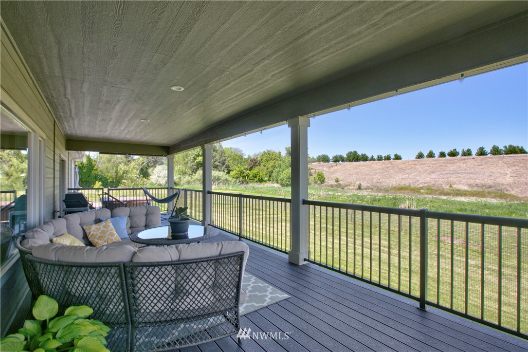 11301 Stump Road Yakima, WA 98908 - Photo 4 of 24