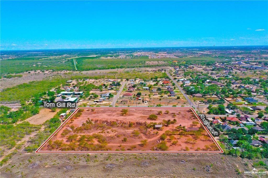 5201 Tom Gill Road Penitas, TX 78576 - Photo 3 of 6 a view of city with ocean