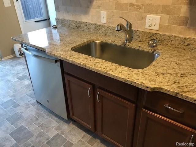 8401 18 18 Mile Road, Unit 27C Sterling Heights, MI 48313 - Photo 6 of 35