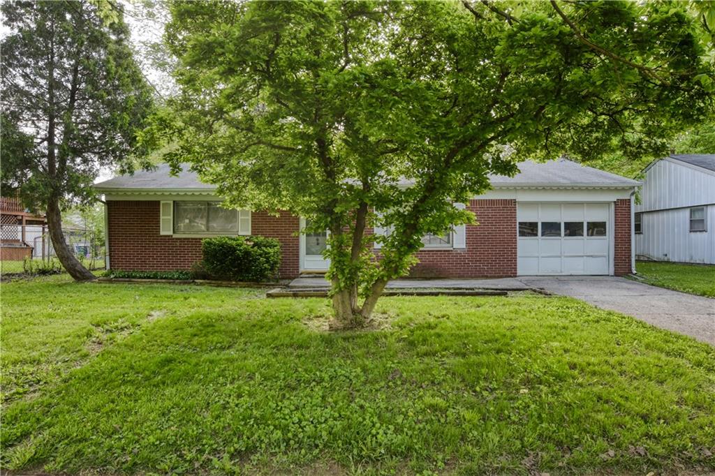 3943 Biscayne Road Indianapolis, IN 46226 - Photo 2 of 24 Gallery Image 2