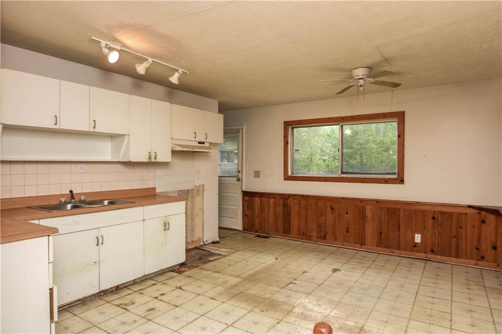 3943 Biscayne Road Indianapolis, IN 46226 - Photo 9 of 24 Gallery Image 9