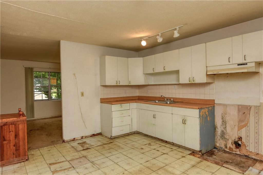 3943 Biscayne Road Indianapolis, IN 46226 - Photo 10 of 24 Gallery Image 10