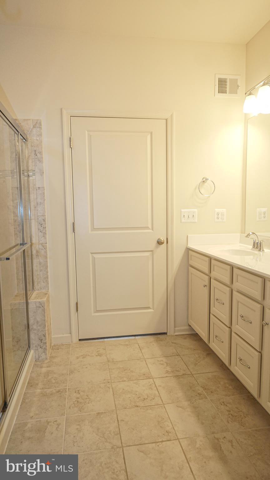 1081 Aspen Road Stafford, VA 22554 - Photo 18 of 37 1081 Aspen - Bathroom 1