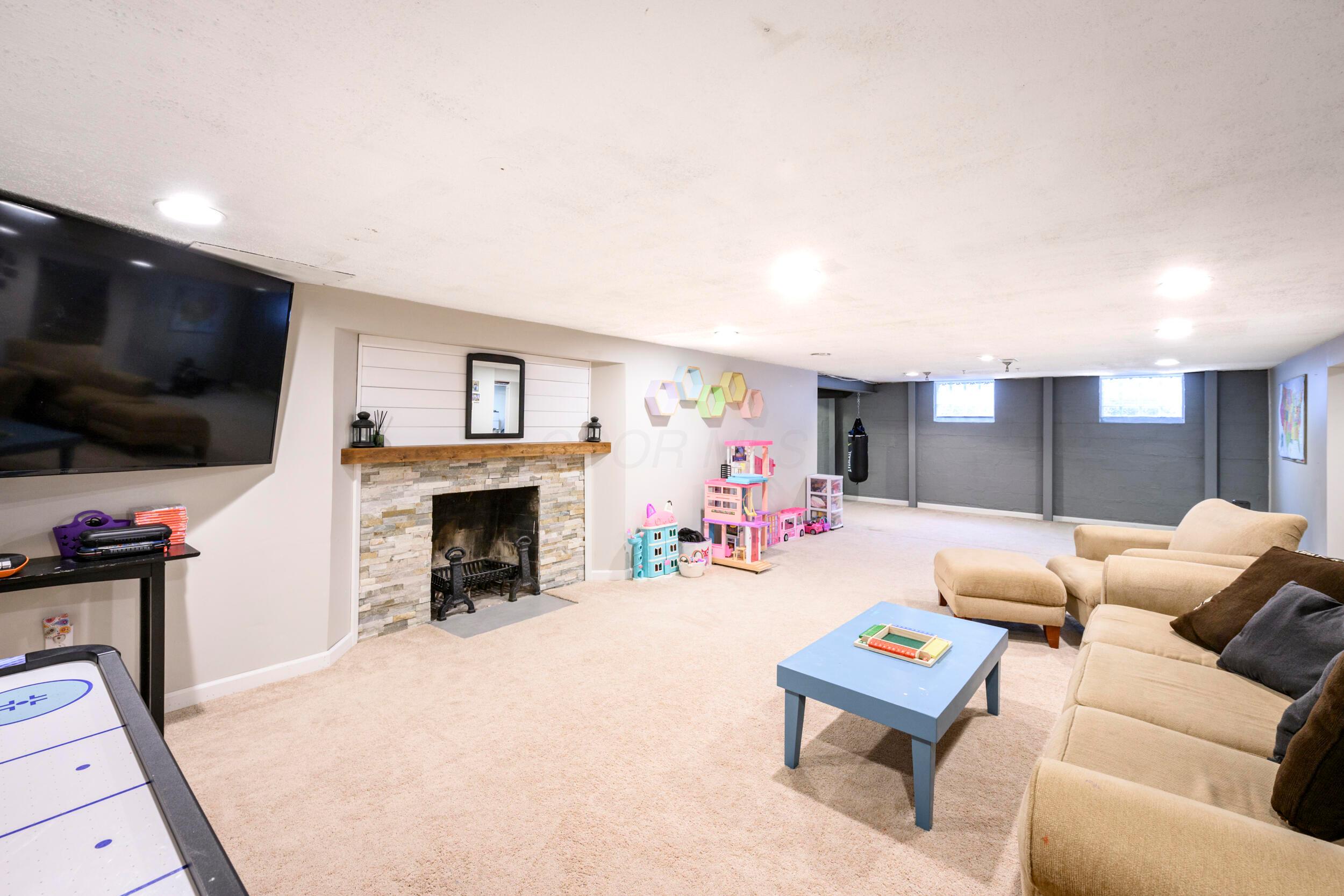 3131 Redding Road Columbus, OH 43221 - Photo 25 of 34 26