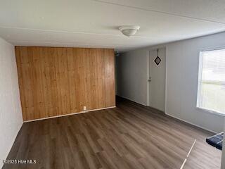 1333 Blue Creek Road, Unit 20 Jacksonville, NC 28540 - Photo 13 of 16 living room1