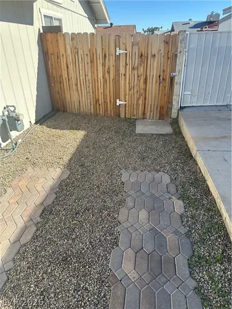 $1,695 | 4868 Primavera Street, Las Vegas, NV 89122